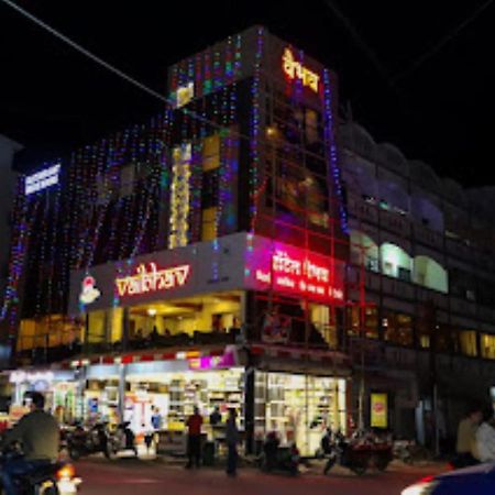 Hotel Vaibhav,Akola Ngoại thất bức ảnh