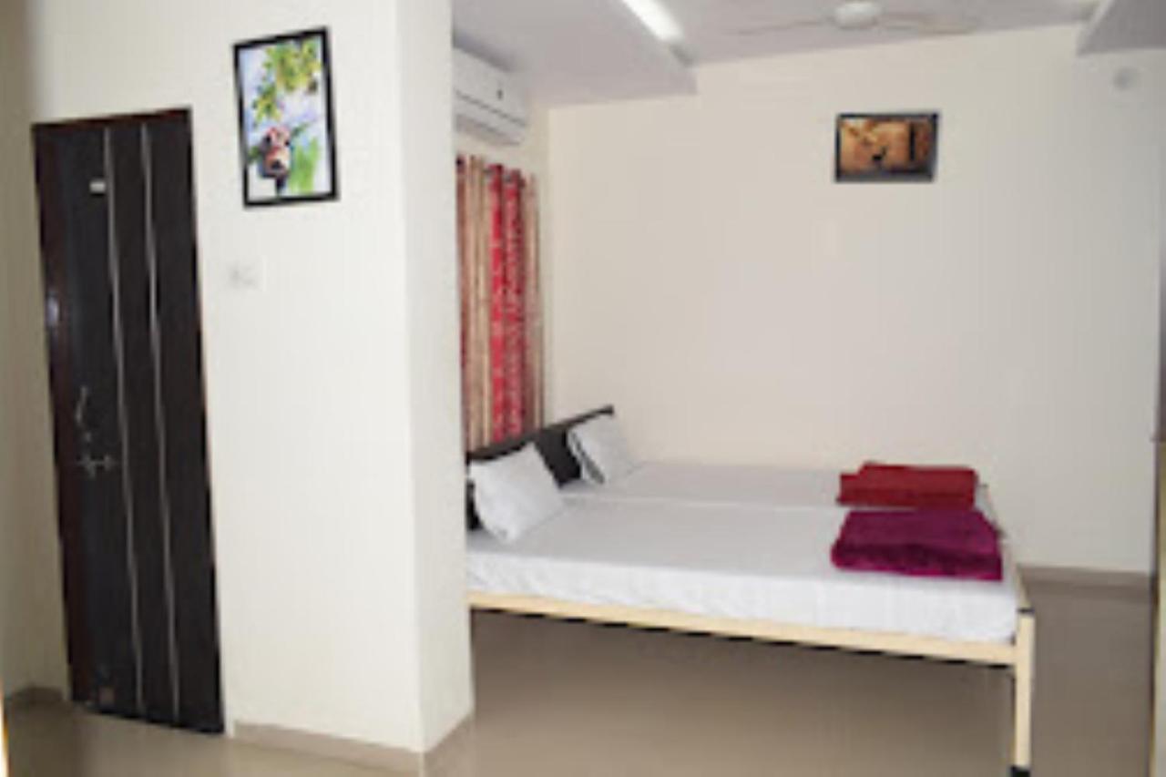 Hotel Vaibhav,Akola Ngoại thất bức ảnh