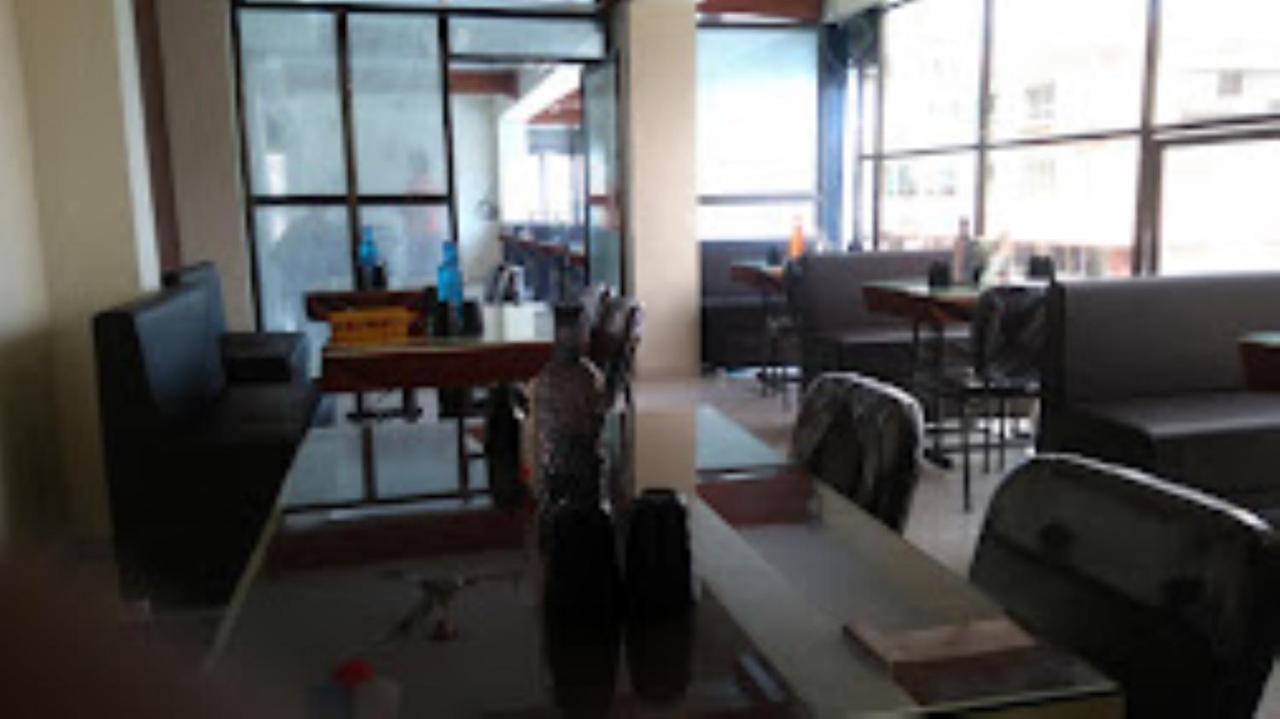 Hotel Vaibhav,Akola Ngoại thất bức ảnh