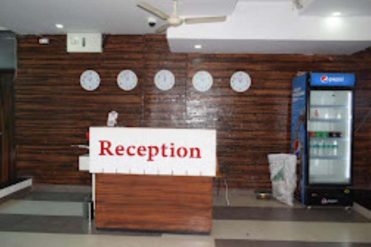 Hotel Vaibhav,Akola Ngoại thất bức ảnh