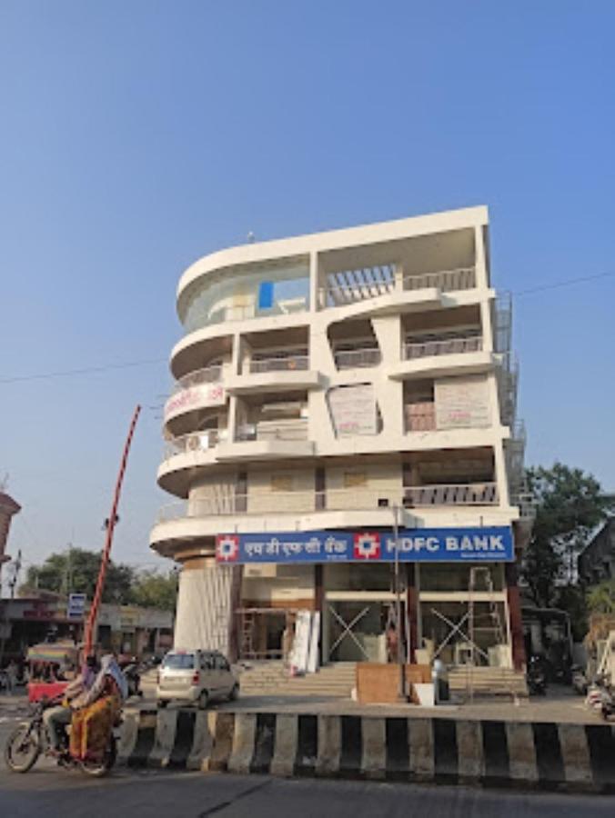 Hotel Vaibhav,Akola Ngoại thất bức ảnh