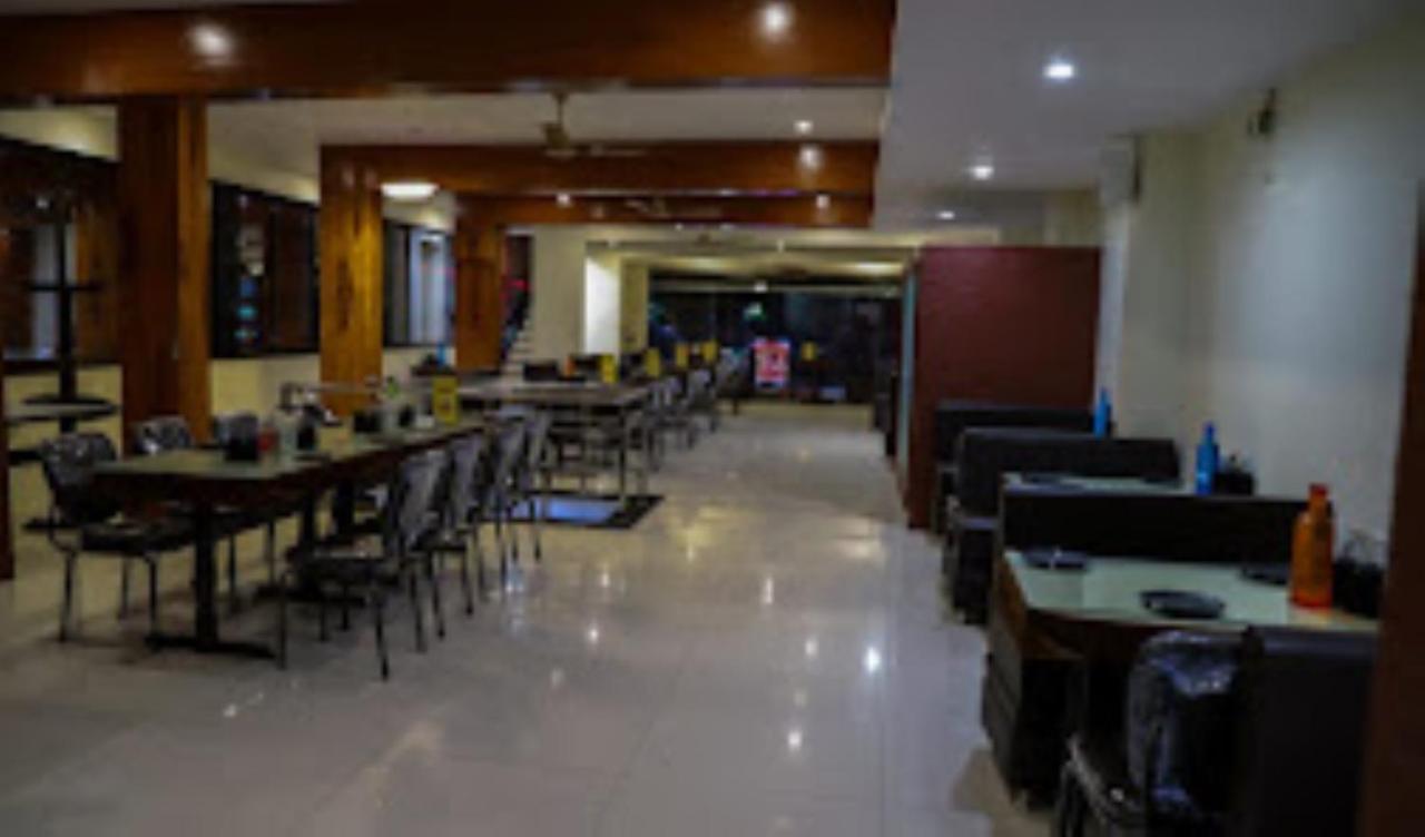 Hotel Vaibhav,Akola Ngoại thất bức ảnh