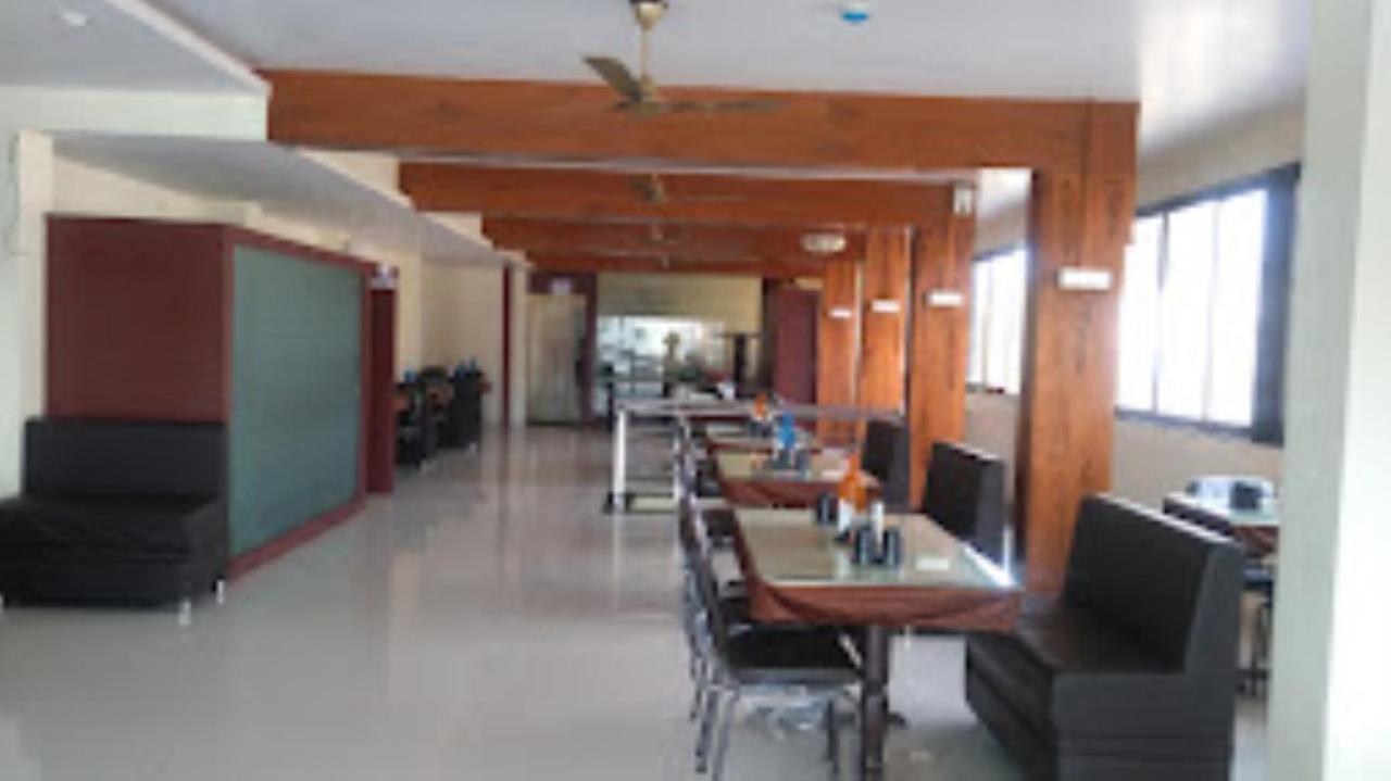 Hotel Vaibhav,Akola Ngoại thất bức ảnh